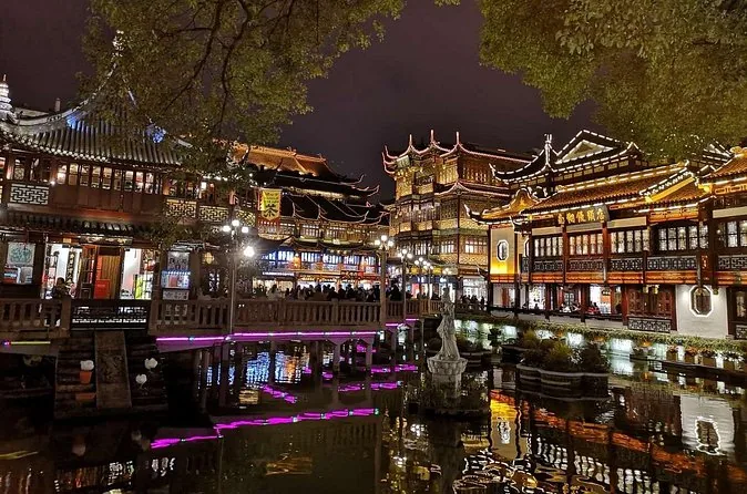 Tour privado nocturno con crucero por el Huangpu