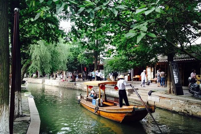 Ciudad de los canales de Zhujiajiao y Shanghái: tour privado de un día